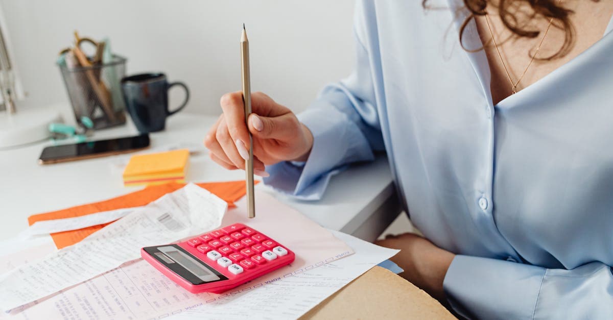 Cover Image for How Hurricane Deductibles Differ From Standard Home Insurance Deductibles