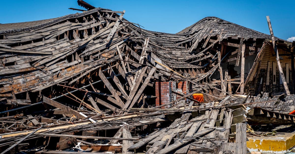 Cover Image for Hurricane Deductible vs Standard Deductible: Understanding the Key Difference